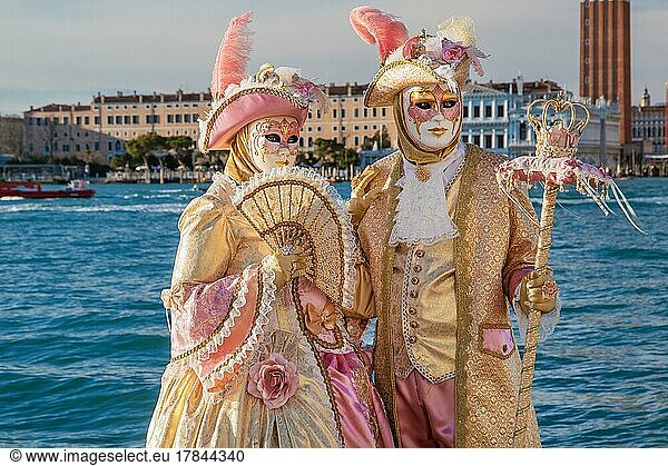 Karnevalsmasken auf der Insel San Giorgio  Venedig  Venetien  Adria  Norditalien  Italien  Europa