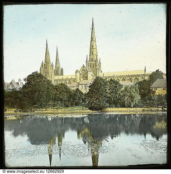 Kathedrale von Lichfield  Staffordshire  1869. Künstler: Unbekannt.