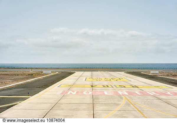 Kein Eintrag auf Asphalt am Küstenflughafen  Lanzarote  Spanien