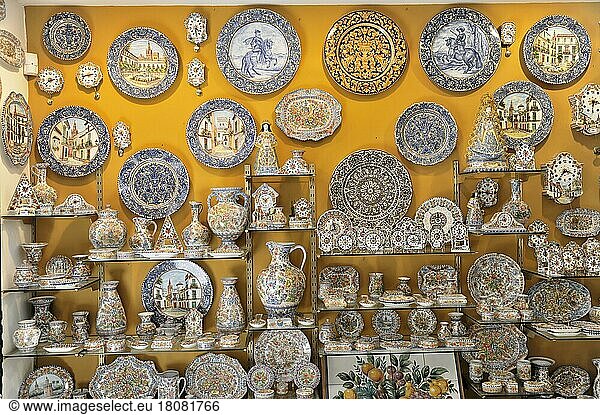 Keramik  Andenken  Souvenirs  Verkaufsstand  Stadtzentrum  Sevilla  Andalusien  Spanien  Europa