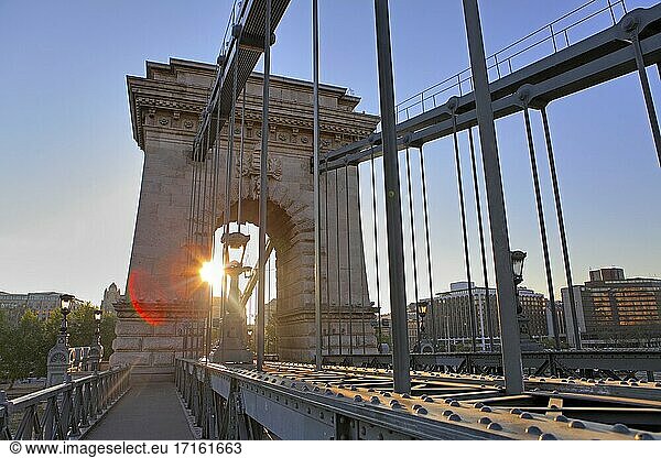 Kettenbrücke  Budapest  Ungarn.