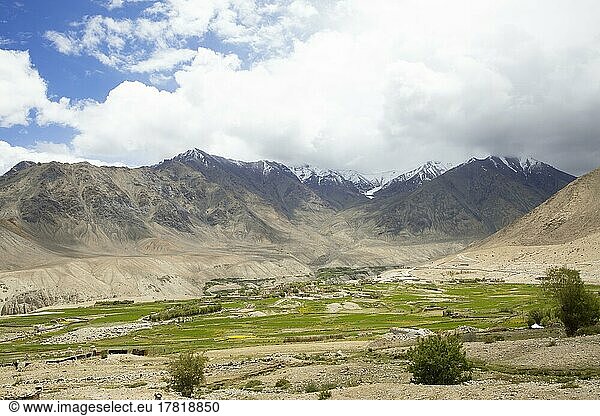 Khardung Valley  Leh District  Nubra Tehsil  Ladakh  India  Asia