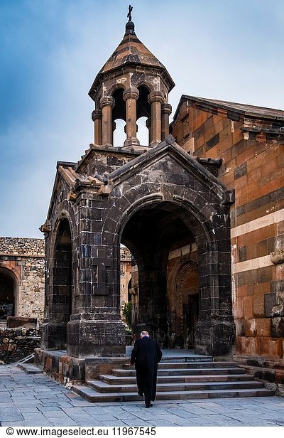 Khor Virap Armenian Apostolic Church monastery  at the foot of Mount Ararat  where St. Gregory the Illuminator was imprisoned  Yerevan  Ararat plain  Armenia  Caucaus  Eurasia.