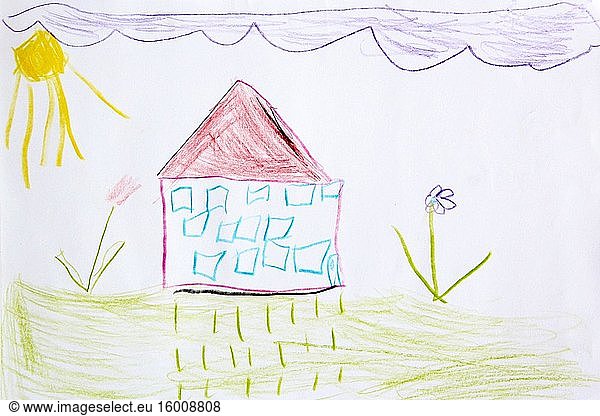 Kinderzeichnung von ländlichen Haus Rasen Sonne und Wolken von Bleistiften gezeichnet. Bleistiftzeichnung des ländlichen Lebens. Leben im Dorf von Kind gezeichnet. Landschaft mit Haus Blumen und Natur in Kinderzeichnung.