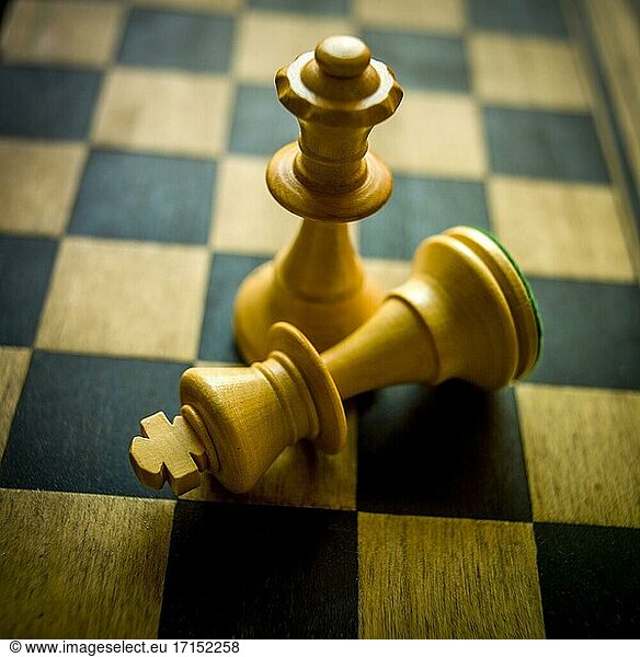 King and Queen  Chessboard
