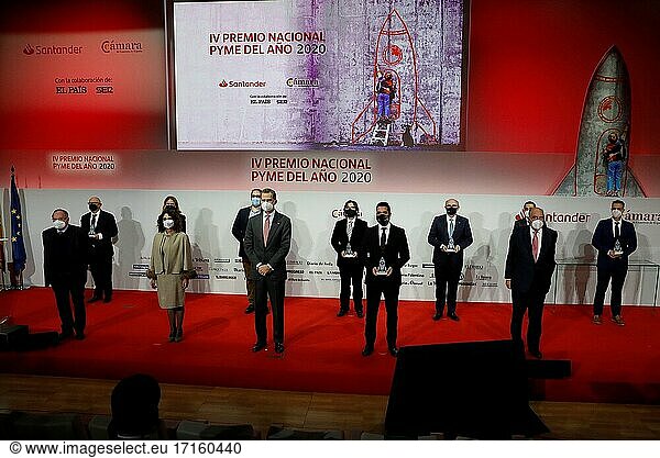 King Felipe VI of Spain attends the National Small and Medium-sized Enterprise of the Year Award 2020 at Santander Bank Headquarters on February 26  2021 in Madrid  Spain