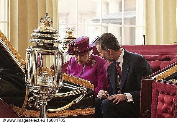King Felipe VI of Spain  Queen Letizia of Spain attends an official reception by Queen Elizabeth II of the United Kingdom of Great Britain and Northern Ireland and Prince Philip  Duke of Edinburgh at Great Hall of Buckingham Palace on July 12  2017 in London.