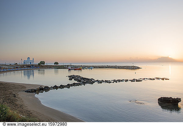 Kirche Agios Nikolaos  Strand von Kalamies  Protaras  Zypern  Mittelmeer  Europa