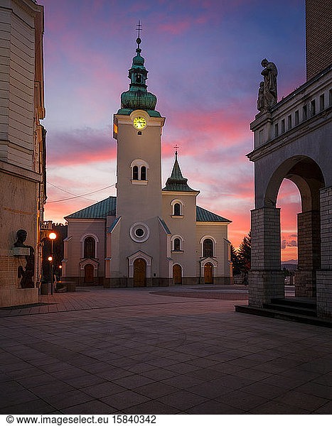 Kirche auf dem Hauptplatz von Ruzomberok  Slowakei.