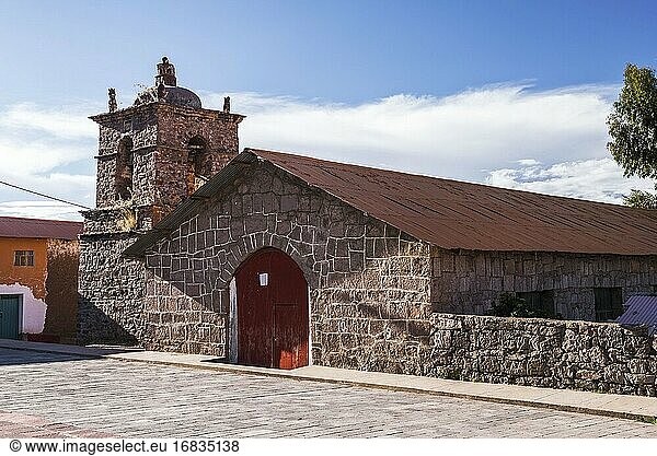 Kirche auf den Amantani-Inseln (Isla Amantani)  Titicacasee  Peru