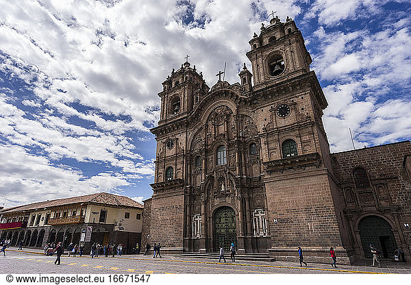 Kirche der Gesellschaft Jesu gegen den Himmel am Plaza de Armas  Cusco  Peru