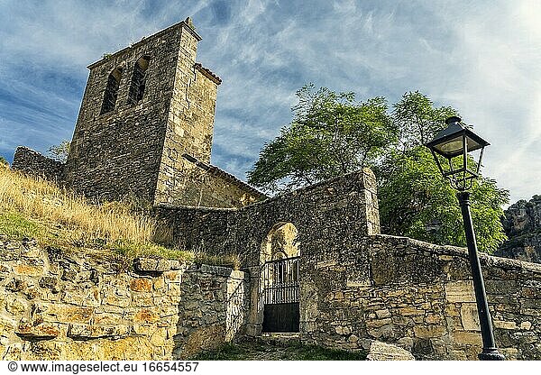 Kirche im Dorf Aragosa. Guadalajara. Spanien. Europa.