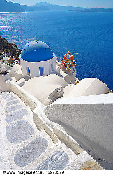 Kirche in Oia  Insel Santorin  Kykladen  Griechische Inseln  Griechenland  Europa