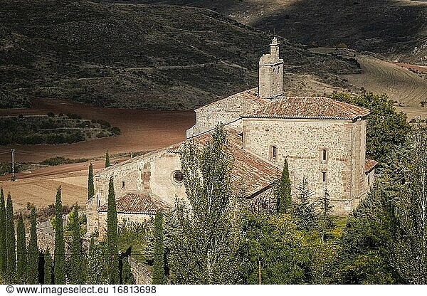 Kirche San Bartolomé  Tempel im romanischen Stil  Atienza  Provinz Guadalajara  Kastilien-La Mancha  Spanien.