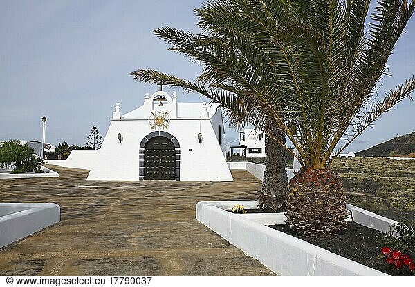 Kirche von Masdache  Weinanbaugebiet La Geria  Insel Lanzarote  Kanarische Inseln  Kanaren  Spanien  Europa