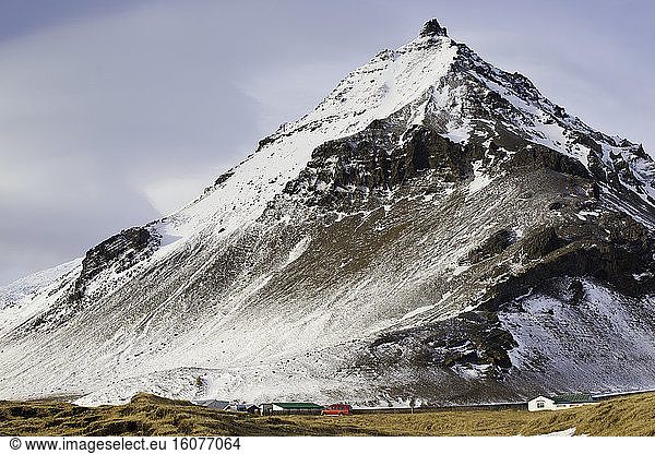 Kirkjufell mountain near Grundarfjordur  Snaefellsnes peninsula  Western Iceland