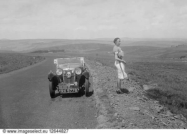 Kitty Brunell und ihr MG Magna bei der RSAC Scottish Rally  1932. Künstler: Bill Brunell.