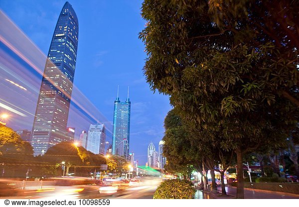KK100 Gebäude  Shenzhen  früher Abend  Langzeitbelichtung  Shanghai  China