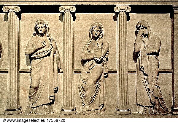 Klagefrauensarkophag aus der königlichen Nekropole von Sidon  Archäologisches Museum  Istanbul  Türkei  Asien