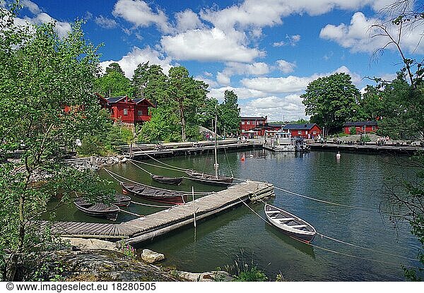 Kleine Insel  Boote  Idyll  Ausflugsziel  Fjädarholma  Stockholm  Schweden  Europa