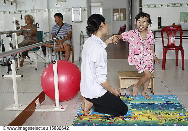 Klinik für traditionelle vietnamesische Medizin. Medizinische Umschulung. Cu Chi. Vietnam.
