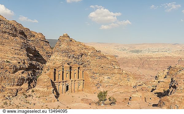 Kloster  Felsentempel Ad Deir  Felsengrab  nabatäische Architektur  Khazne Faraun  Mausoleum in der nabatäischen Stadt Petra  bei Wadi Musa  Jordanien  Asien