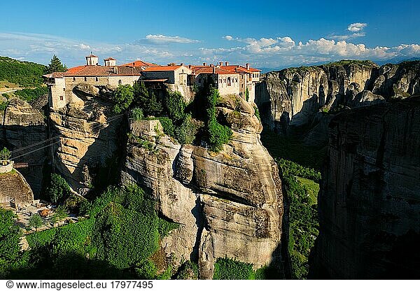 Kloster von Varlaam  berühmtes griechisches Reiseziel  Meteora Kloster  Griechenland  Europa