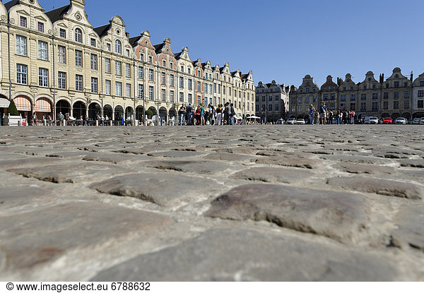 Kopfsteinpflaster Frankreich Europa Gebäude Quadrat Quadrate quadratisch quadratisches quadratischer Platz