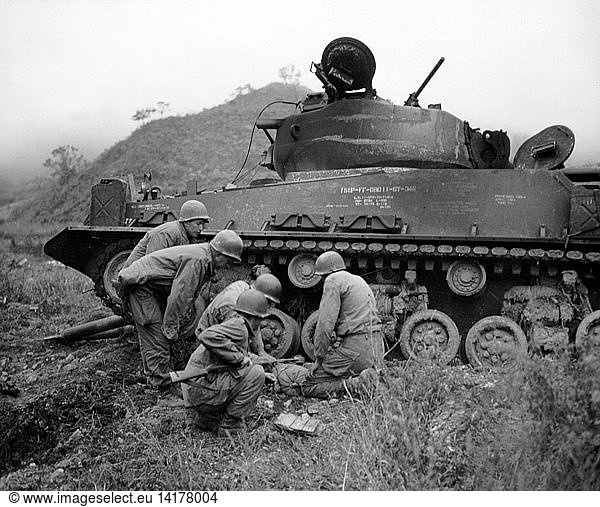 Korean War  Demolition Squad  1951