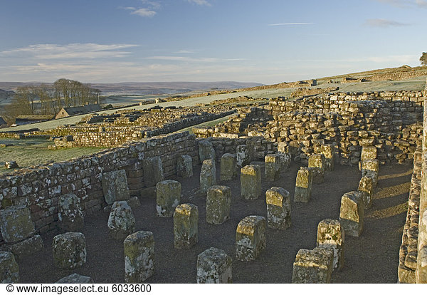 Kornspeicher anzeigen unterstützt für hinterlüftete Boden  lag Römerkastell  Hadrianswall  UNESCO Weltkulturerbe  Northumbria  England  Vereinigtes Königreich  Europa