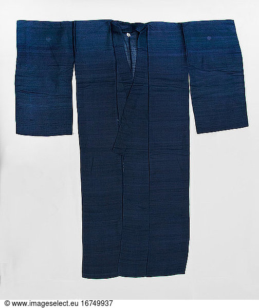 Kosode  ca. 1615–1868. Edo period (1615–1868).
Possibly spun silk  149.2 × 126.4 cm.
Inv. Nr. 2001.428.47
New York  Metropolitan Museum of Art.