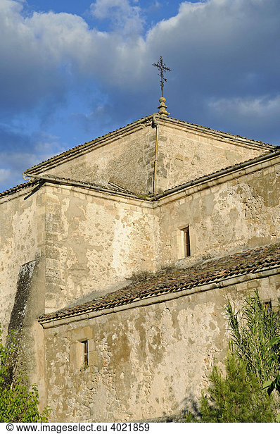 Kreuz  Kirche  Dorf El Recuenco bei Priego  Provinz Cuenca  Kastilien La Mancha  Spanien  Europa