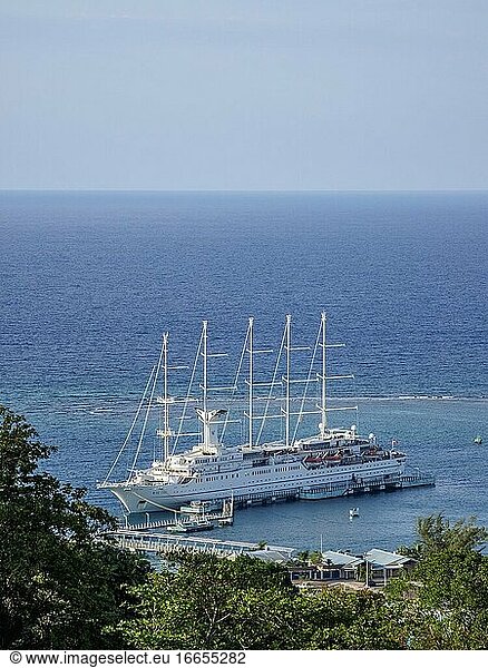 Kreuzfahrtschiff in Ocho Rios  Blick von oben  Saint Ann Parish  Jamaika.
