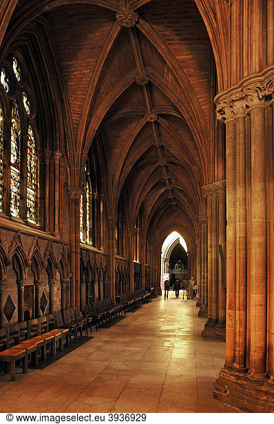 Kreuzgewölbe vom Seitenschiff der Lichfield Kathedrale  Decorated Style  englische Gotik  1256-1340  The Close  Lichfield  England  Großbritannien  Europa