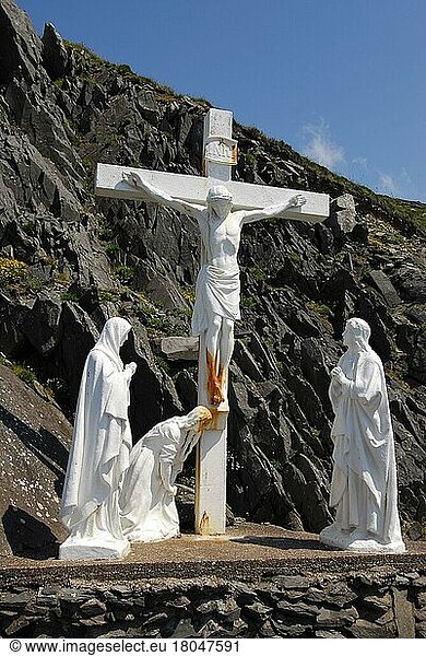 Kreuzigungsszene  Slea Head  Slea Head Drive  Dingle-Halbinsel  Grafschaft Kerry  Kreuzigung  Kreuz  Kruzifix  Irland  Europa