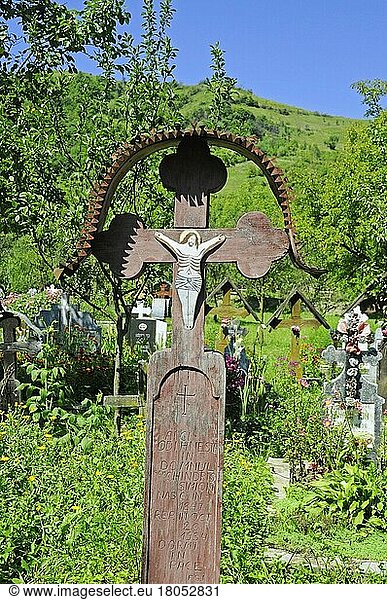 Kruzifix  Friedhof  Dorf Leud  Maramures  Rumänien  Kreuz  Europa