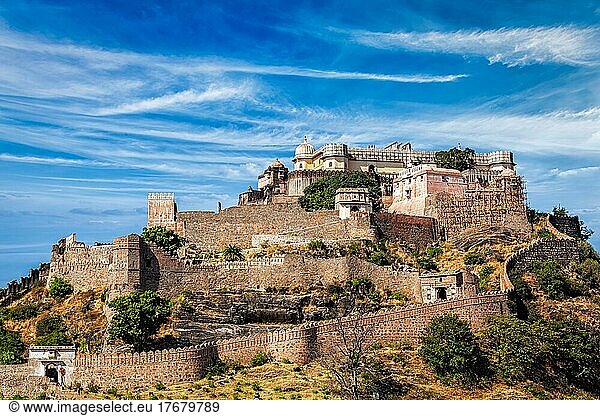 Kumbhalgarh Fort berühmtes touristisches Wahrzeichen. Rajasthan  Indien  Asien