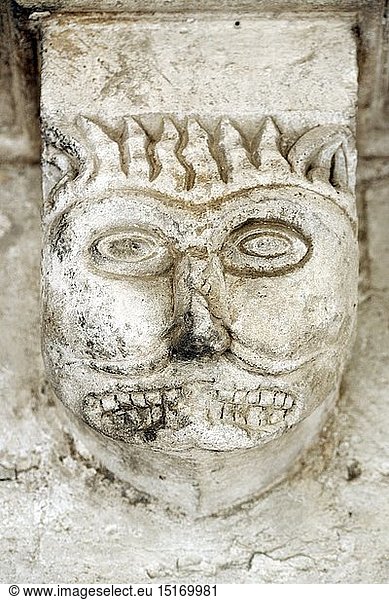 Kunst  Romanik  Kopf des Tarasque  Stein  12. Jahrhundert.  Kloster Montmajour  Frankreich
