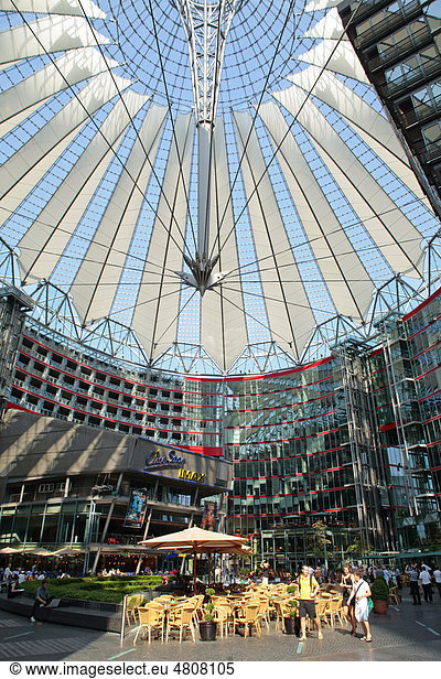 Kuppel des Sony Center am Potsdamer Platz  Berlin  Deutschland  Europa
