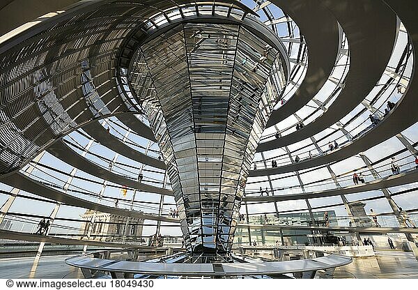 Kuppel  Reichstag  Regierungsviertel  Berlin-Mitte  Berlin  Deutschland  Europa