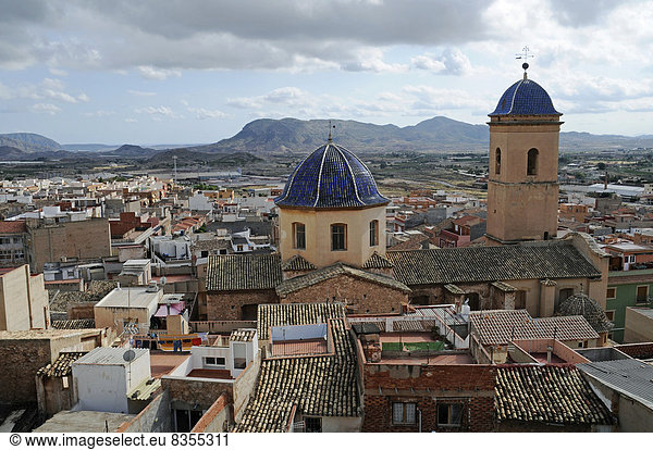 Kuppel und Turm der Kirche San Pedro Apostol  Agost  Provinz Alicante  Spanien