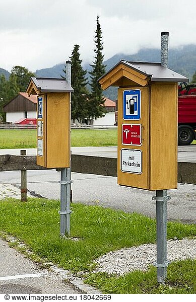 Ladestation für Elektroautos  Stromtankstelle  Reit im Winkl  Oberbayern  Bayern  Deutschland  Europa