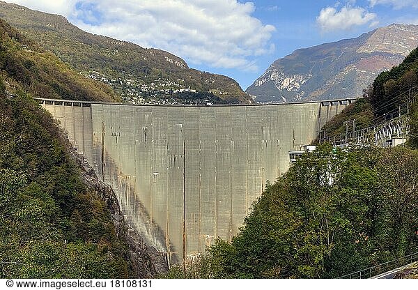 Lago di Vogorno  Staudamm  Staumauer  James Bond  Golden Eye  Vorgorno  Valle Verzasca  Tessin  Ticino  Schweiz  Europa