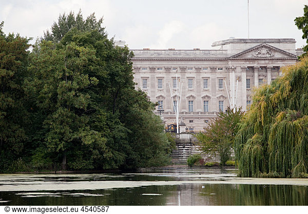 Lake at St James's Park and Buckingham Palace  London