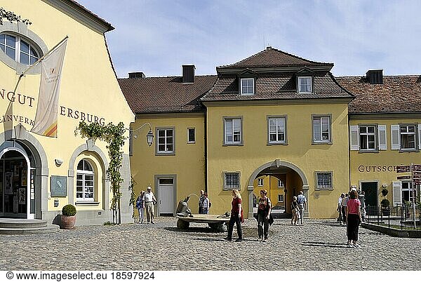 Lake Constance  Meersburg  city centre  old town  fountain