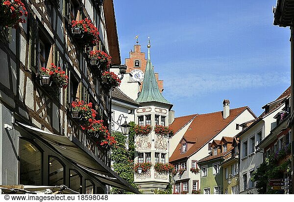 Lake Constance  Meersburg  city centre  old town  geraniums blooming on half-timbered house