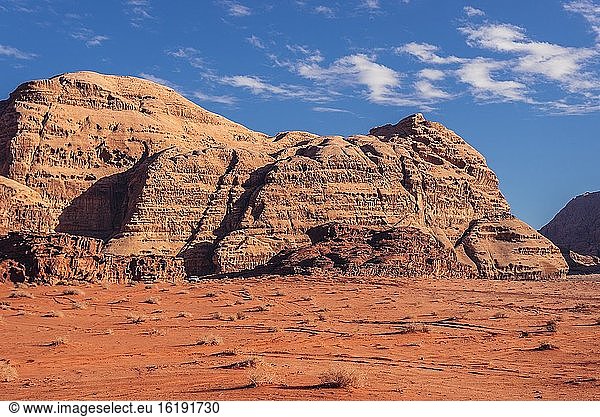 Landschaft des Wadi Rum-Tals  auch Tal des Mondes genannt  in Jordanien.