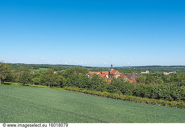Landschaft mit Stadt mit  Gochsheim  Kraichgau  Baden-Württemberg  Deutschland  Europa.