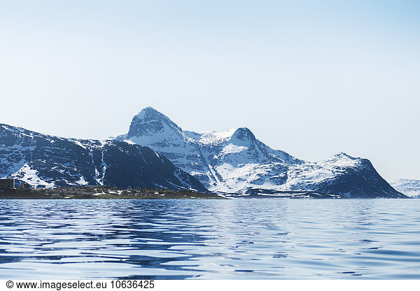 Landschaftlich schön landschaftlich reizvoll durchsichtig transparent transparente transparentes Berg Himmel Schneedecke Meer Ansicht