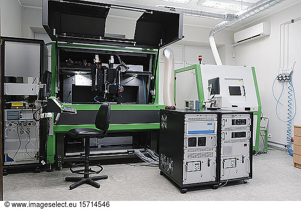 Laser device in a laboratory